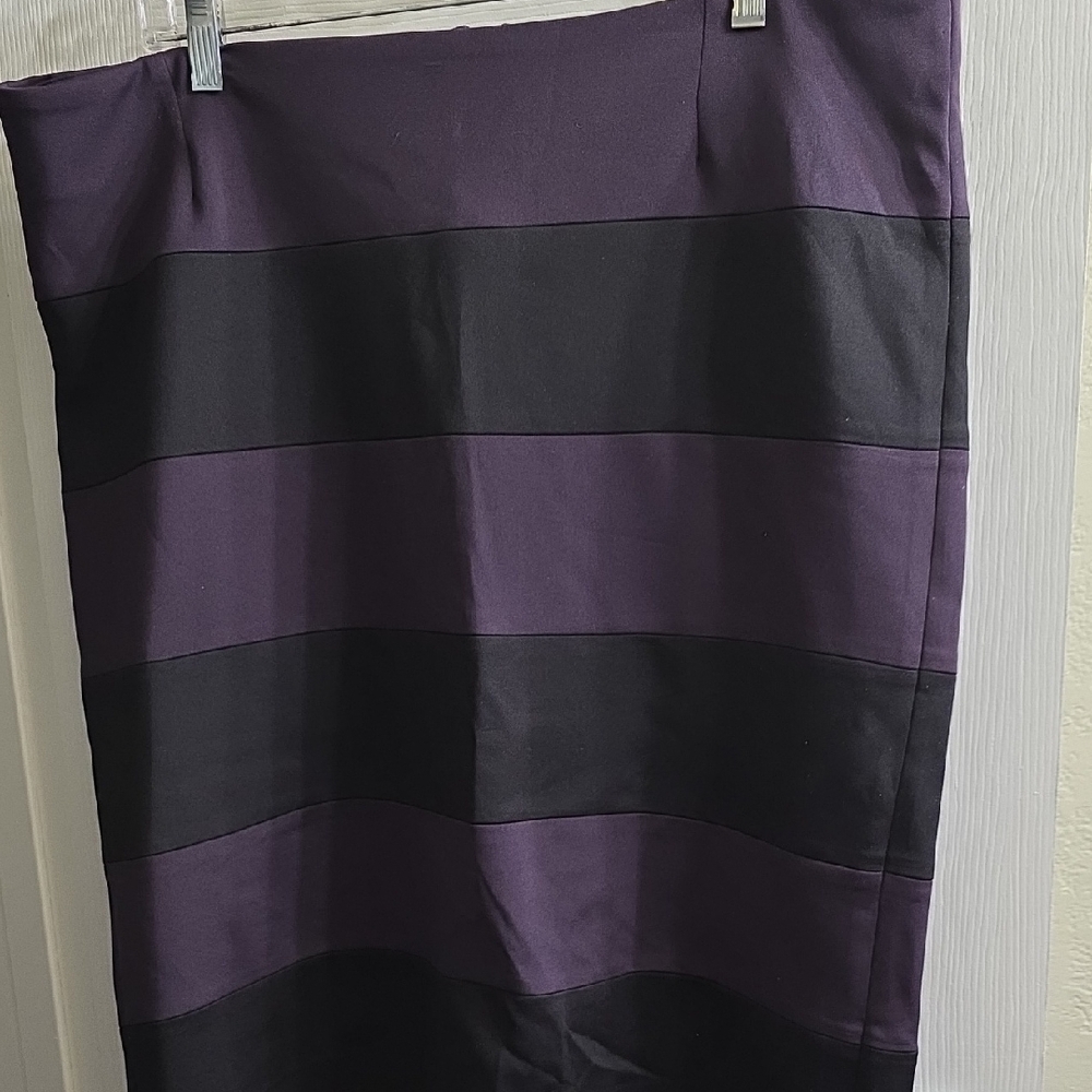 NEW Focus 2000 Purple and Black Striped Pencil Skirt Size 16